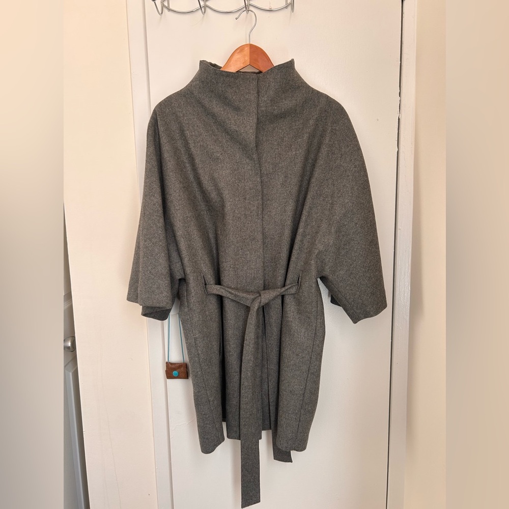 Soft and stylish coat for everyday wear as well as formal occasions